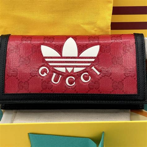 adidas x gucci チェーン付きウォレット|グッチ公式オンラインショップ｜バッグ・財布・時計の通販 .